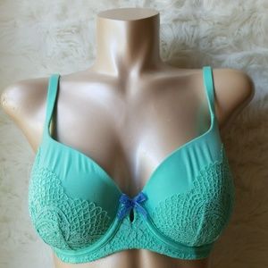 COPY - 💗NWT VS 32dd Super soft  Lined Demi Bra